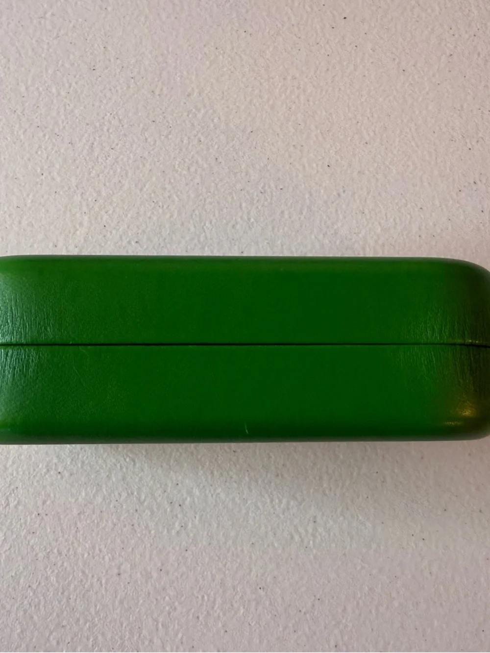 kate spade Green Hard Clamshell Eyeglass Case with White Interior